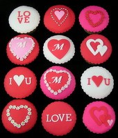 12 Valentine Cupcakes
